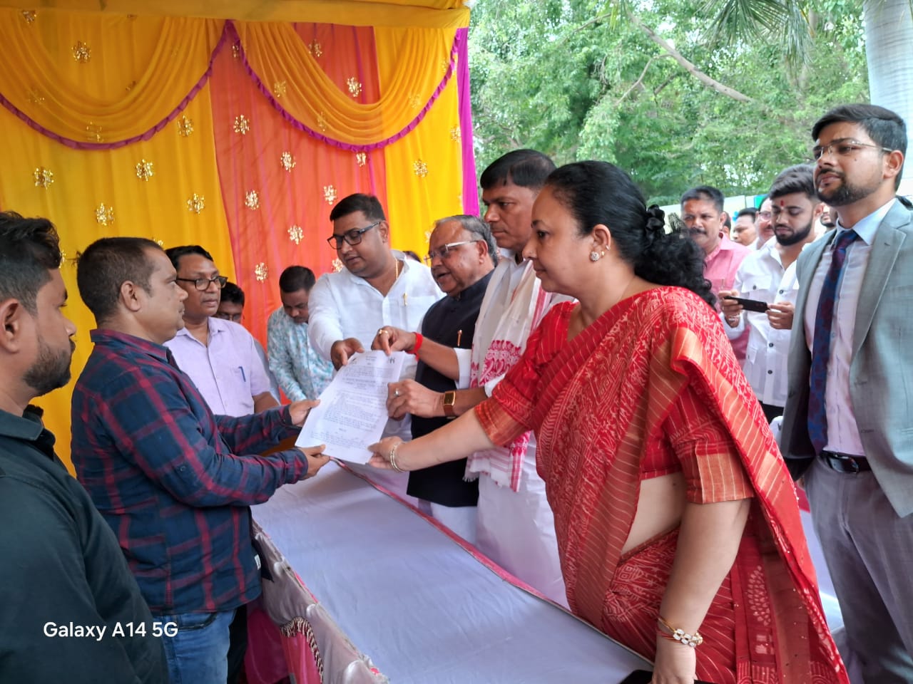 BANKA NEWS: मृत सरकारी सेवकों के आश्रितों को निम्नवर्गीय लिपिक (समूह 'ग') के पद पर चयनित अभ्यर्थियों को वितरण किया गया नियुक्ति पत्र