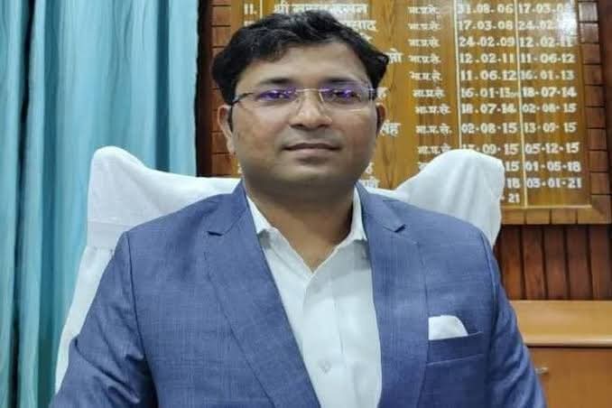 BANKA NEWS: 2013 बैच के IAS नवदीप शुक्ला बने बांका के नए DM, अंशुल कुमार का पूर्णिया तबादला